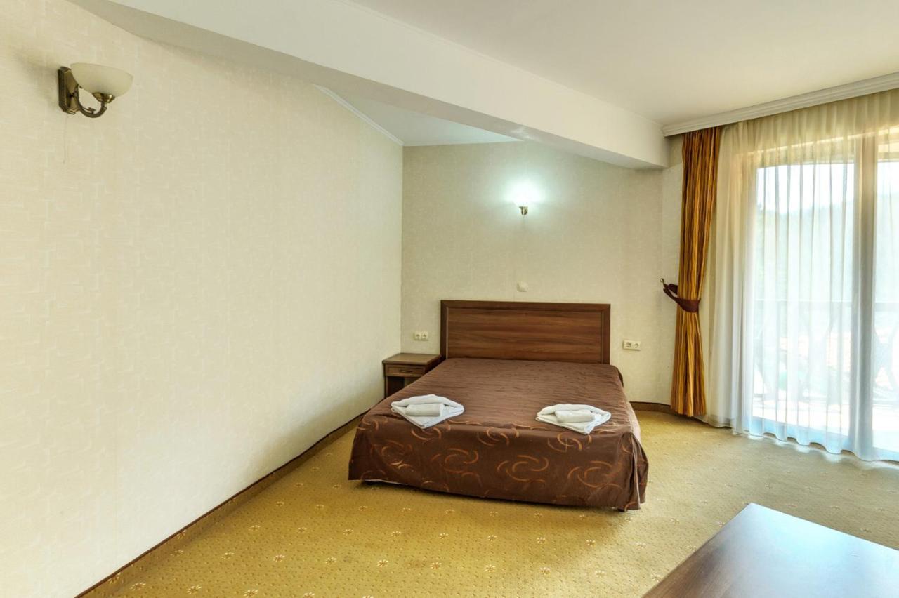 Хотел Магнолия, Hotel Magnoliya Panichishte Ngoại thất bức ảnh
