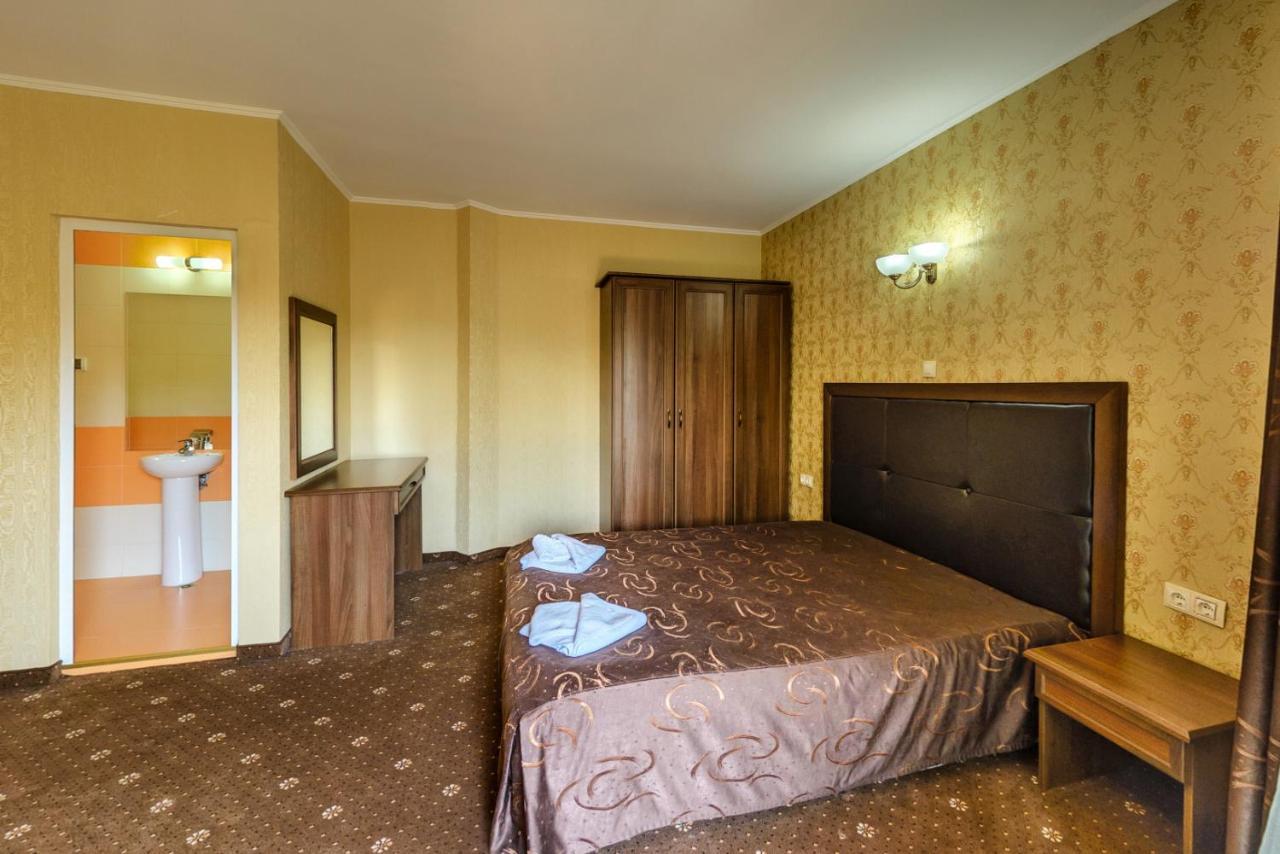 Хотел Магнолия, Hotel Magnoliya Panichishte Ngoại thất bức ảnh