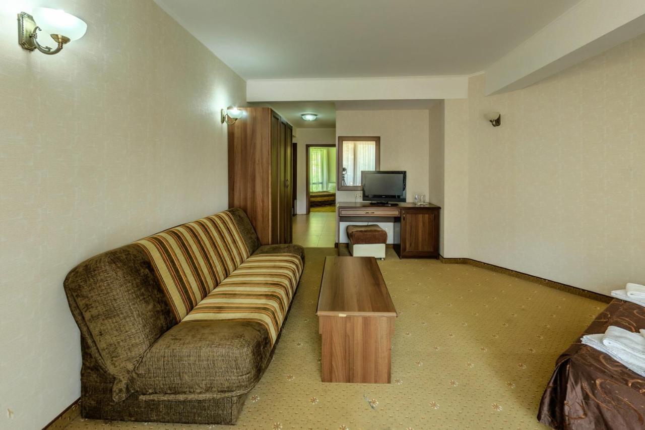 Хотел Магнолия, Hotel Magnoliya Panichishte Ngoại thất bức ảnh